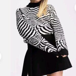 NWT Cotton On Swirl Geo Black and White Fluffy Optical Long Sleeve Sweater Sz M